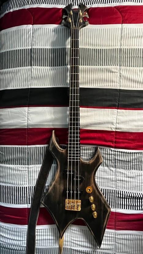 Michael C. Warlock Bass build - detail shot